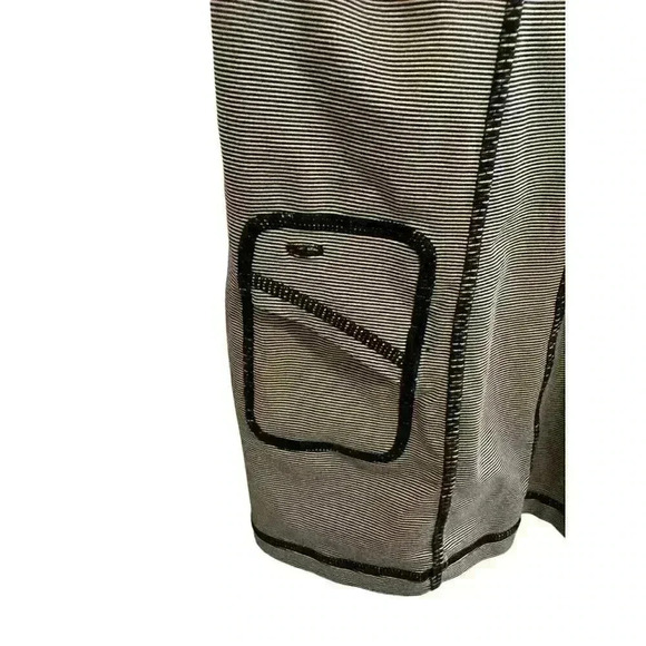 - Lululemon Stay the Course Moisture Wicking Tank Top Size 4, Pre-Owned. EUC - Picture 4 of 6